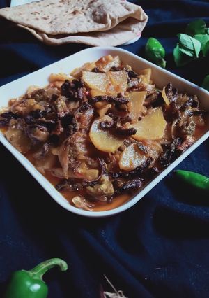 A picture of Aloo Karele.