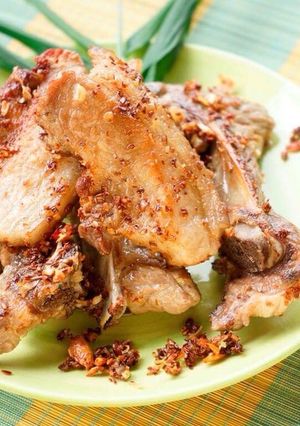Hình của món Sườn, thịt ba rọi muối sả ớt chiên.