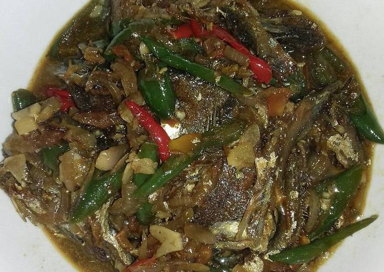 6 Resep: Ikan Asin Asam Manis Ummi Tazki yang Lezat!