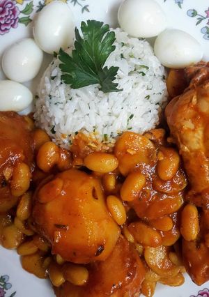 Una foto de Estofado de frejolitos y pallares verdes con pollo🇵🇪
