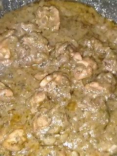 கீரீன் சிக்கன் மசாலா/ஹரியாலி சிக்கன் கிரேவி(hariyali chicken gravy recipe in tamil) செய்முறை முக்கிய புகைப்படம்