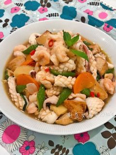 海鮮油豆腐煲 的食譜成品照片