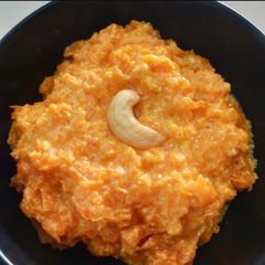 Simple Gajar Ka Halwa (Indian Carrot Dessert) A picture of Simple Gajar Ka Halwa (Indian Carrot Dessert).