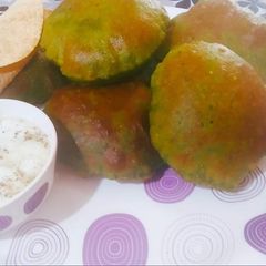 A picture of Healthy n tasty palak puri.