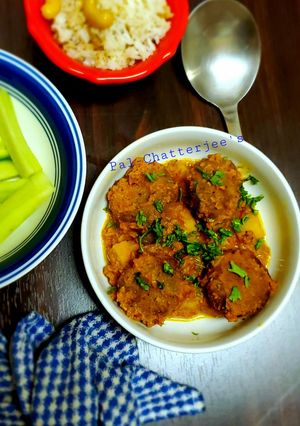 কড়াইশুটির কোপ্তা কালিয়া (Karaishuntir kopta kaliya recipe in Bengali) রেসিপির প্রধান ছবি