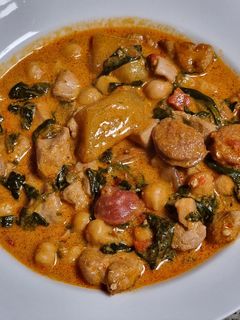 Una foto de Cazuela de pollo cremoso al pimentón