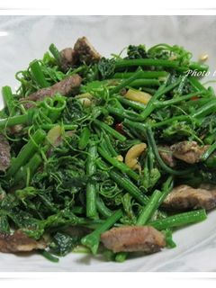辣炒鹹豬肉龍鬚菜 的食譜成品照片
