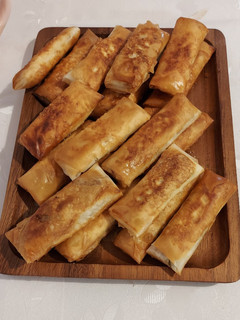 Tavaszi tekercs réteslappal recept fotója