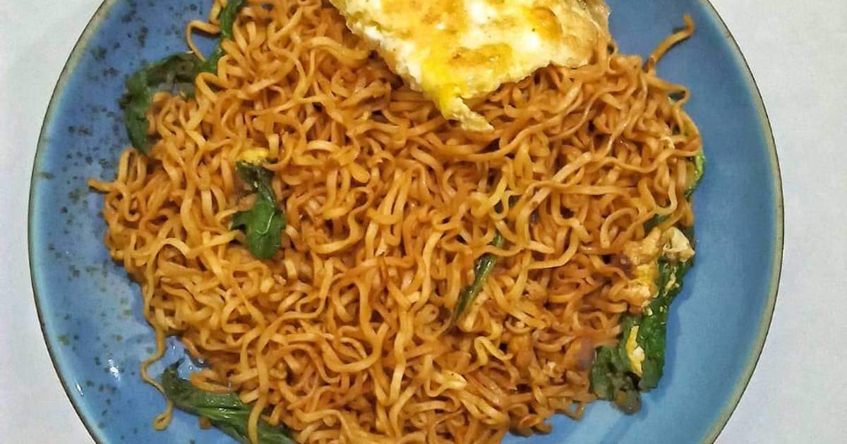 Resep Mie Goreng Pedas Poll Oleh Dessy Solehyanti Cookpad