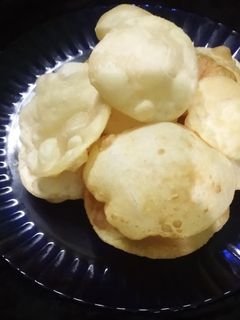 লুচি (luchi recipe in Bengali) রেসিপির প্রধান ছবি