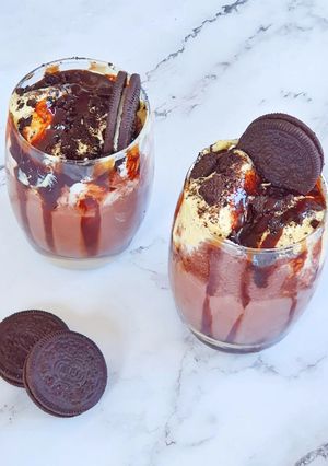 A picture of Oreo Chocolate shake.