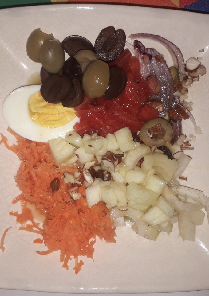 Una foto de Ensalada Frutihortícola con Vinagreta de Naranja