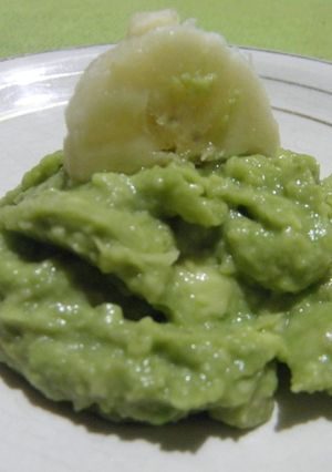 Una foto de Helado de bananas y palta 