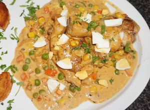 Una foto de Estofado de trutros de pollo a la crema