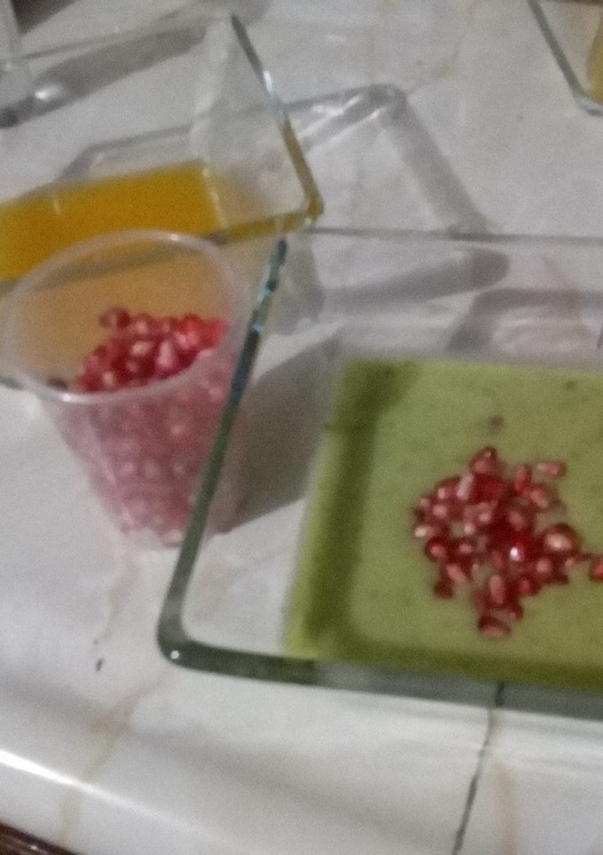 Una foto de Crema de aguacate al tequila