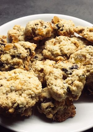 Kókuszos-csokis keksz kandírozott gyümölccsel recept fotója