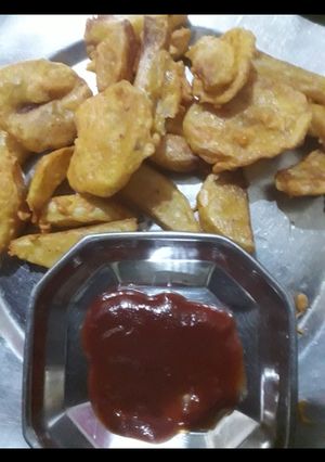आलू के पकौड़े (aloo ke pakode recipe in Hindi) रेसिपी मुख्य फोटो