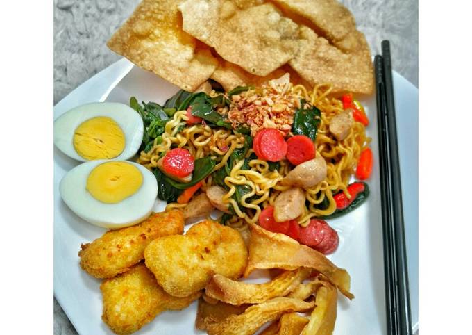 "Mie Goreng Daun Ginseng"