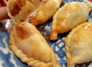 Una foto de Empanadas de manzana 🍎 con nueces 🐿