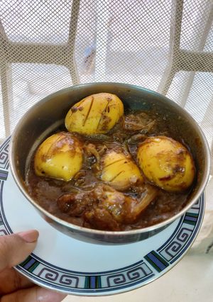 ডিম কষা (dim kosha recipe in Bengali) রেসিপির প্রধান ছবি