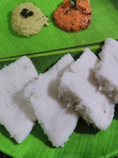 தட்டு இட்லி(thattu idli recipe in tamil) செய்முறை முக்கிய புகைப்படம்