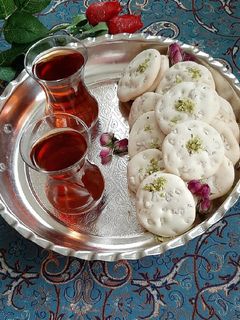 عکسی از دستور شیرینی پفکی گردویی