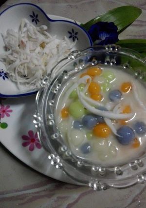 รูปของ บัวลอยหลากสีมะพร้าวอ่อน#ทำขายรวย