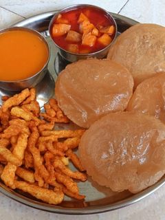 રસ પૂરી (Ras Poori Recipe In Gujarati) રેસીપી મુખ્ય ફોટો