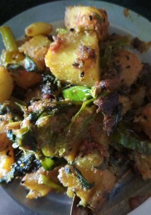 পুঁইশাকের ঘণ্ট (pui shaker ghonto recipe in Bengali) রেসিপির প্রধান ছবি