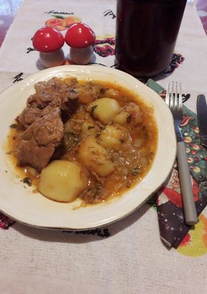 O poză a rețetei Tocăniță de cartofi cu carne de porc.