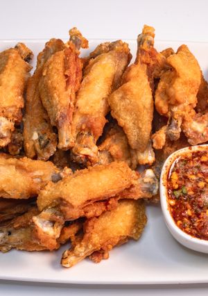 รูปของ ปีกไก่ทอดเกลือ กรอบนอกนุ่มใน เครื่องปรุงน้อย อร่อยฟินมาก