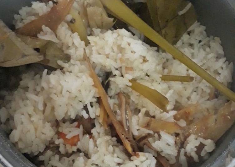 Nasi Liwet Ikan Asin Rice Cooker