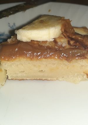Una foto de Hot cake Argentino con dulce de leche y banana