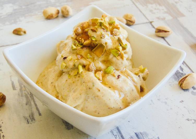 Cheats Roasted Pistachio ‘Ice Cream’
