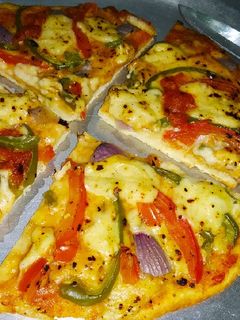 নো ঈস্ট পিজ্জা (no yeast pizza recipe in Bengali) রেসিপির প্রধান ছবি