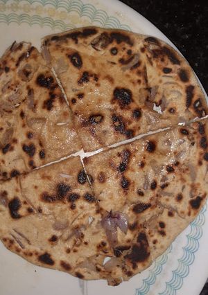 A picture of Onion pratha.
