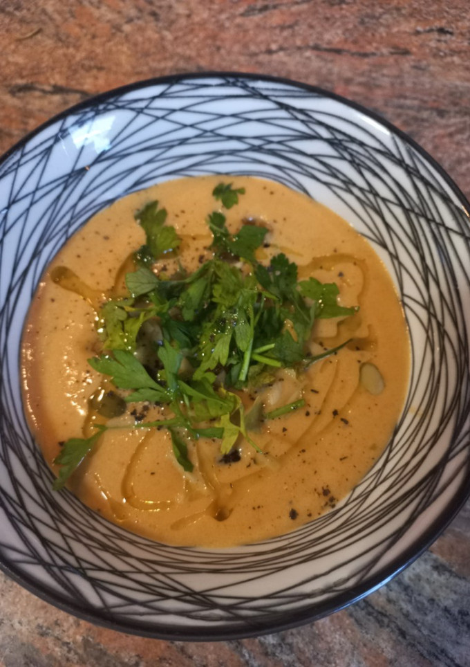 Una foto de Sopa de tomate 🍅