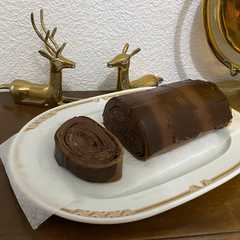 A picture of Crepe roll de café y chocolate.