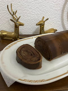 Una foto de Crepe roll de café y chocolate
