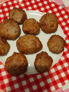 Foto di Polpette cotte nella friggitrice ad aria