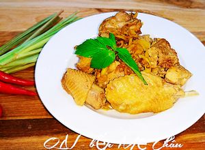 Hình của món Gà ta kho sả.