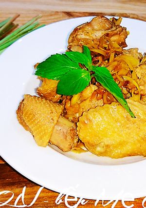 Hình của món Gà ta kho sả.