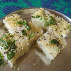 A picture of Semolina Dhokla.