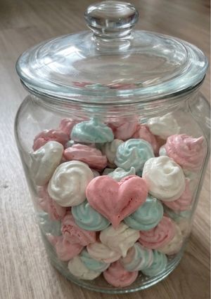 Una foto de Merengues Pequeñitos de Colores