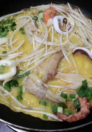 Hình của món Bánh xèo chảo Nha Trang.