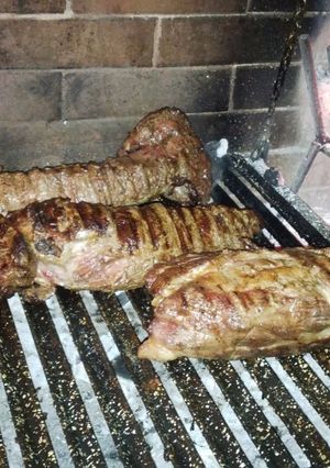 Una foto de Bondiola rellena a la parrilla