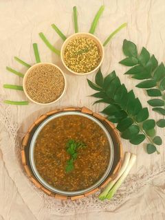 મેથી બાજરા ની ખીચડી (Methi Bajra Khichdi Recipe In Gujarati) રેસીપી મુખ્ય ફોટો
