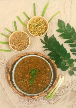 મેથી બાજરા ની ખીચડી (Methi Bajra Khichdi Recipe In Gujarati) રેસીપી મુખ્ય ફોટો