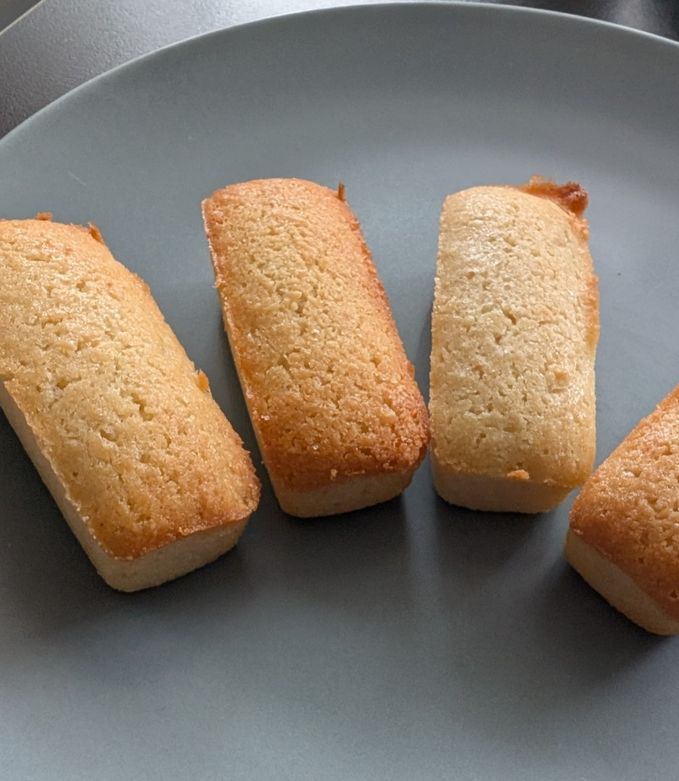 Une photo de Financiers express avec 1 blanc d'oeuf