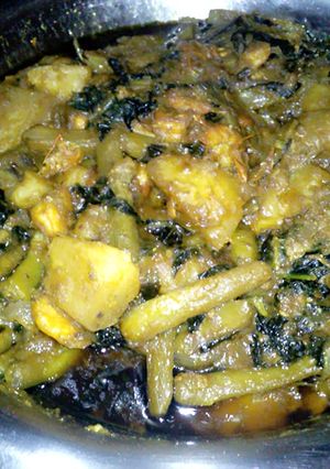 A picture of Malabar spinach stir fry.